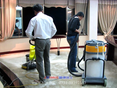 湘潭九華永達(dá)機(jī)械辦公室清洗地毯